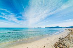 Le acque limpide della spiaggia di Simius in Sardegna, Costa Rei