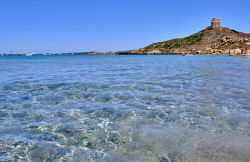 Le acque trasparenti della spiaggia di Capo San Marco, penisola del Sinis (Sardegna).