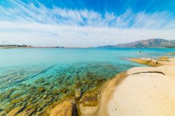 Le acque trasparenti di Spiaggia del Riso a Villasimius in Sardegna