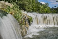 Le belle cascate di Affenschlucht a Winterthur, nei pressi di Zurigo, Svizzera.
