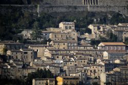 Le case antiche del borgo medievale di Civitella del Tronto in Abruzzo.