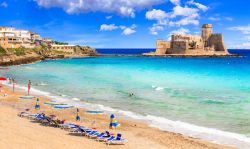 Le Castella una delle spiagge più belle a Isola di Capo Rizzuto in Calabria