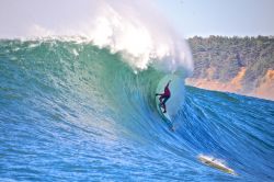 Le impressionanti onde di Mavericks, Halfmoon Bay, California. - © Brian A. Witkin / Shutterstock.com