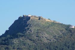 Le mura fortificate del villaggio di Marvao, Portogallo - © LianeM / Shutterstock.com