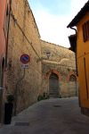 Le mura trecentesche di Borgo San Lorenzo in Toscana - © Sailko - CC BY 3.0, Wikipedia