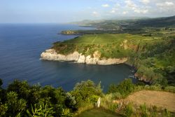 Le scogliere dell'isola di Sao Miguel, Azzorre, viste dall'alto (Portogallo) - © 7524919 / Shutterstock.com