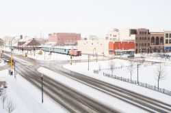 Le strade di Fargo in inverno dopo una tormenta di neve, Nord Dakota, Stati Uniti.




