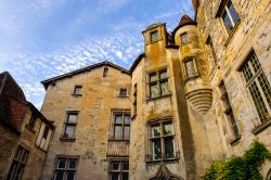 Le tipiche case di epoca medievale nel centro storico di Perigueux, Francia.
