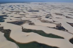 Lençois Maranhenses, il magico Parco Nazionale del Maranhao (Brasile), ammirato a bordo di un Cessna durante il nostro volo in collaborazione con Embratur.