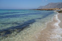 Lido Acqua Azzurra a Castelluzzo nella Baia Santa Margherita, San Vito Lo Capo in Sicilia.
