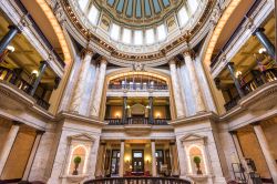 L'ingresso principale del Campidoglio di Jackson, Mississippi, USA. L'edificio è sede del governo dal 1903  - © Sean Pavone / Shutterstock.com