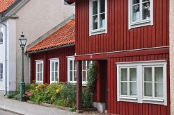 Linkoping, Svezia: vecchia architettura edilizia in Hunnebergsgatan Street - © Tupungato / Shutterstock.com