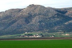 ll borgo di Rignano Garganico in posizione panoramica