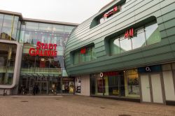 Lo Stadt-Galerie a Heilbronn, Germania. Si tratta di un grande centro commerciale situato nel centro città fra Fleiner Strasse, Deutschhofstrasse e Fischergasse - © Andreas Marquardt ...