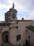 L'orologio sulla torre della Loggia del Banditore ad Amelia, in Umbria.