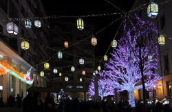 Le spettacolari luci di Natale e i mercatini dell'avvento a Salerno in Campania - © Baldas1950 / Shutterstock.com