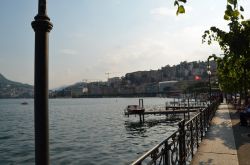 Lugano fotografata dal celebre lago della Svizzera