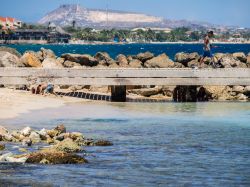 Il mare di Curacao vicino a Willemstad - © Gail Johnson / Shutterstock.com