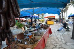Particolare al mercato ambulante di piazza Foch, Ajaccio