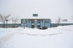 Mercato, Ville de Quebec: il mercato del porto vecchio, in prossimità del porto, propone prodotti agricoli ed artigianali locali. Nei mesi invernali, quando l'agricoltura canadese ...