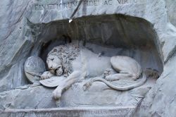 Monumento leone morente, Lucerna - © ferrerivideo