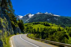 Morel-Filet, Francia: stra di montagna nel Cantone Vallese