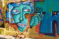 I murales sugli edifici e nelle strade di Valparaíso danno grande vivacità alla città cilena dichiarata Patrimonio dell'Umanità dall'UNESCO - foto © ...