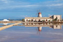 Museo del Sale di Nubia immerso nelle saline della Riserva Naturale Saline di Trapani e Paceco