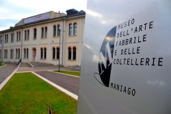 Il Museo dell'Arte Fabbrile e delle Coltellerie di Maniago è ospitato nell'ex edificio del Co.Ri.Ca.Ma.
