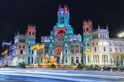 Luci natalizie a Madrid in Plaza de Cibeles - © JoseIgnacioSoto / iStockphoto LP.