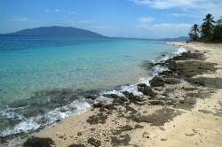 L'isola di Nosy Komba vista dalla vicina Nosy Tanikely. Entrambe fano parte dell'arcipelago di Nosy Be, nel nord-ovest del Madagascar - foto © Jiri Balek / Shutterstock.com
 ...