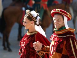 Offagna, Marche: figuranti alle Feste Medievali del borgo - © wjarek / Shutterstock.com
