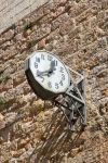 Il dettaglio dell'Orologio sulla cattedrale di Limoux - © Francisco Javier Gil / Shutterstock.com