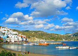 Paesaggio costiero con la marina di Casamicciola Terme, isola d'Ischia, Campania. Il Comune si trova nella parte più settentrionale dell'isola e ha un'estensione di circa ...