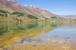 Il paesaggio bucolico intorno a Scanno: il lago - © Buffy1982 / Shutterstock.com
