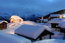 Paesaggio invernale a Bettmeralp, Svizzera. Questo comune del Canton Vallese, istituito il 1° gennaio 2014, è una rinomata località sciistica.


