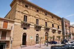 Palazzo Chiacco in centro a Sambuca di Sicilia - © Mboesch - CC BY-SA 3.0 - Wikipedia