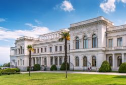 Palazzo Livadia a Jalta, Crimea. Residenza estiva dell'ultimo zar di Russia Nicola II° e della sua famiglia, questo palazzo ha ospitato nel 1945 la Conferenza di Jalta. Oggi accoglie ...