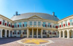 Palazzo Noordeinde a L'Aia (Olanda): noto anche come "het Oude Hof" è il palazzo di "lavoro" del monarca olandese, re Guglielmo Alessandro dei Paesi Bassi - © ...