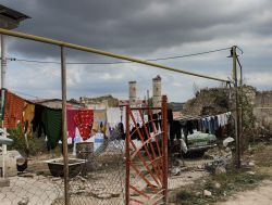 Panni ad asciugare in una casa della zona rurale di Stepanakert, Nagorno-Karabakh - © Ekaterina McClaud / Shutterstock.com