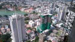 Panorama dall'alto della città di Colombo, capitale dello Sri Lanka.  E' stata a lungo uno dei porti delle rotte commerciali tra Oriente e Occidente gestite dai portoghesi, ...