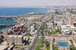 Panorama dall'alto della città e del porto di Arica dalla collina El Morro, nord del Cile - © Dmitry Chulov / Shutterstock.com