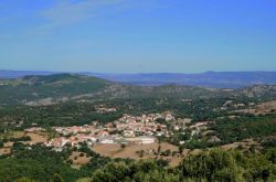 Panorama del borgo di Austis in Sardegna - © Pietro Fadda / www.comune.austis.nu.it