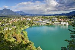 Panorama del borgo di Bled e del lago della Slovenia