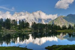 Il panorama del Lago di Arpy la Morgex, in Valle d'Aosta