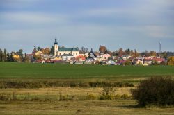 Panorama della cittadina di Tepla in Repubblica Ceca - © Lioneska / Shutterstock.com