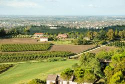 Panorama delle colline cesenati e la pianura romagnola da Roncofreddo