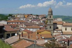 Il panorama di Brindisi Montagna, un borgo della ...