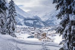 Panorama di Lech in Austria dopo una copiosa nevicata