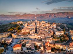 Panorama di Montefalco al tramonto, Umbria.
